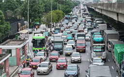Hà Nội tính phương án xén dải phân cách để giảm ùn tắc