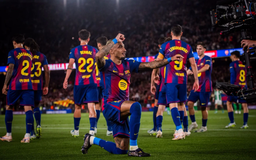 Barcelona tái lập kỳ tích toàn thắng trên sân nhà tại La Liga