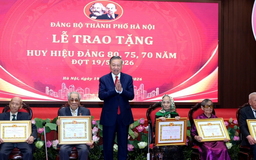 Tổng Bí thư, Chủ tịch nước Tô Lâm trao Huy hiệu Đảng tặng đảng viên lão thành