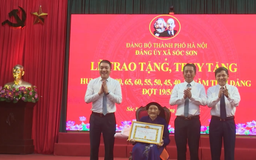120 đảng viên Đảng bộ xã Sóc Sơn nhận Huy hiệu Đảng