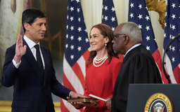 Ông Kevin Warsh tuyên thệ nhậm chức Chủ tịch FED