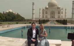 Ngoại trưởng Mỹ thăm đền Taj Mahal trong chuyến công du Ấn Độ