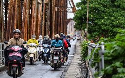 Sắp thông xe cầu Long Biên sau hai tháng sửa chữa