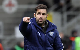HLV Cesc Fabregas tiếp tục gắn bó với Como