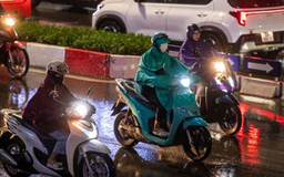 Hà Nội đón cơn mưa 'vàng' giải nhiệt