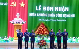Cục Nghiệp vụ và Pháp luật - Cảnh sát biển đón nhận Huân chương Chiến công hạng Nhì