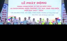 Xã Ứng Thiên khen thưởng, tặng quà học sinh tiêu biểu