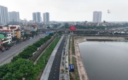 Không gian đẹp bên hồ Linh Đàm và tuyến đường sắt Bắc - Nam