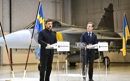 Ukraine và Thụy Điển ký kết nhiều thỏa thuận quốc phòng
