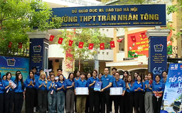 Áo xanh tiếp sức sĩ tử Thủ đô