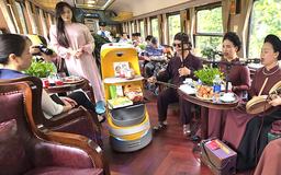 Đường sắt ra mắt toa xe chỉ huy số, robot AI phục vụ tại chỗ