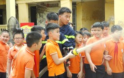 Xã Ô Diên tuyên truyền, trải nghiệm thực hành PCCC cho học sinh