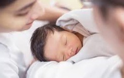 Thí điểm mở rộng hỗ trợ các cặp vợ chồng sinh con trước 35 tuổi