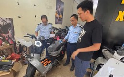 Độ chế xe đạp điện thô sơ thành xe máy