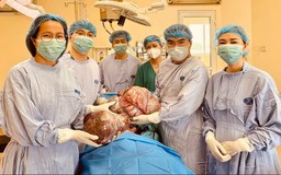 Bệnh viện K phẫu thuật thành công u buồng trứng gần 15kg