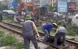 Thêm 9 lối đi tự mở qua đường sắt bị rào chắn
