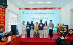 Trao học bổng cho học sinh có hoàn cảnh đặc biệt