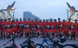 Nhịp sống buổi sáng ở hồ Tây