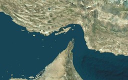 Iran bảo vệ quyền làm giàu urani và kiểm soát eo biển Hormuz