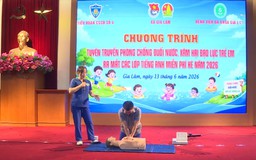 Cảnh sát cơ động trang bị kỹ năng an toàn cho trẻ em