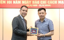 Đại sứ các nước chúc mừng Cơ quan Báo và PTTH Hà Nội