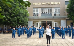 Đừng để người già cô đơn trong chính ngôi nhà của mình