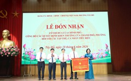 Phường Tây Hồ đón nhận Cờ thi đua của Thủ tướng Chính phủ