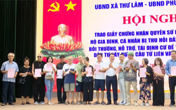Bàn giao sổ đỏ cho người dân phường Hồng Hà tái định cư tại xã Thư Lâm