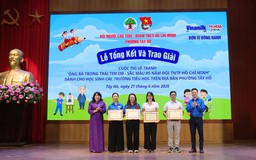 Phường Tây Hồ trao giải thi vẽ tranh 'Ông bà trong trái tim em'