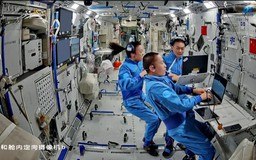 Phi hành đoàn Thần Châu-23 thực hiện thí nghiệm trên trạm vũ trụ