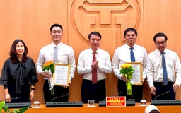Hà Nội trao quyết định về công tác cán bộ