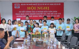 Hơn 2,4 tỷ đồng hỗ trợ người khuyết tật, trẻ mồ côi