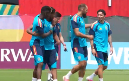 Tây Ban Nha và Uruguay quyết tranh vé đi tiếp