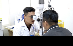 Hà Nội chuẩn bị điều trị miễn phí cận thị cho người dân