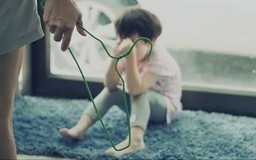 Một cuộc gọi có thể cứu một đứa trẻ khỏi bạo hành