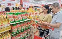 Siêu thị giảm giá đến 50% cho hàng nghìn sản phẩm để kích cầu tiêu dùng