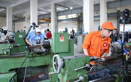 Công nhân, lao động hưởng ứng phong trào thi đua 'Lao động giỏi, năng suất cao, thu nhập tốt'