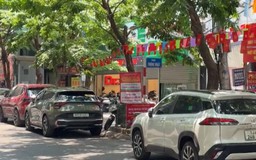 Xe đỗ tràn lan trên đường Đại La, cản trở giao thông
