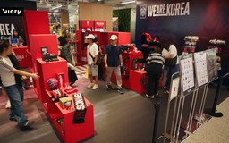 Cổ động viên Hàn Quốc đổ xô mua đồ cổ vũ World Cup