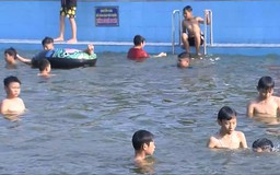 Biến ao làng thành bể bơi, giải nhiệt mùa hè