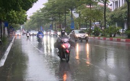 Hà Nội đón không khí lạnh trong tháng 6: 12 năm mới có một lần