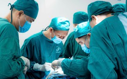 Ca cấy ốc tai điện tử đầu tiên được thực hiện tại Bệnh viện Nhi Hà Nội