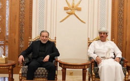 Ngoại trưởng Iran tới Oman bàn về an ninh eo biển Hormuz