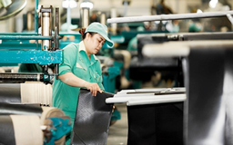 IMF nâng dự báo tăng trưởng GDP Việt Nam lên 7,5%