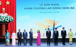 Vietnam Airlines đón nhận Huân chương Lao động hạng Ba