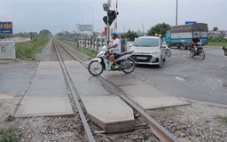 Xử phạt hơn 200 vi phạm an toàn giao thông đường sắt