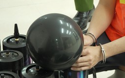 Đề xuất cấm kinh doanh bóng cười