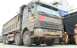 Áp lực giao thông chưa giảm trên đường 427 sau xử lý xe quá tải