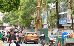 Rào chắn đường Phùng Hưng – Hà Đông gây ùn tắc giao thông