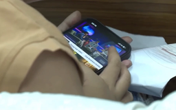 Mạng xã hội: Độc tố vô hình với trẻ em